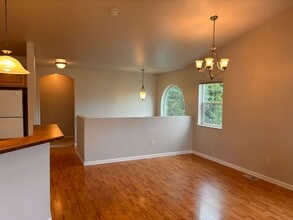 6873 Brittany Rock Way in Anchorage, AK - Building Photo - Building Photo