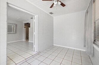 3915 Iroquois Ave in Sarasota, FL - Building Photo - Building Photo