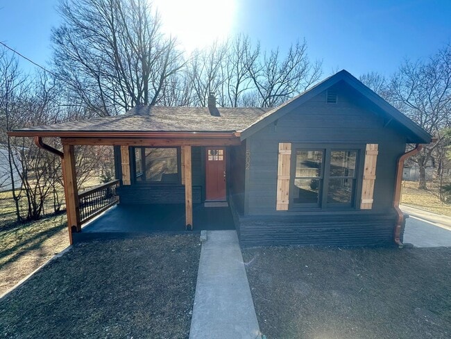 property at 502 E Harper St