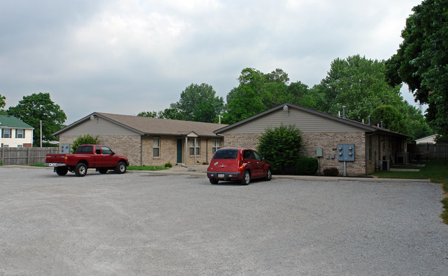 1 S Maple St in Jamestown, OH - Building Photo - Building Photo