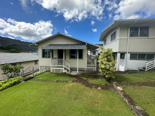 property at 3313 Manoa Rd