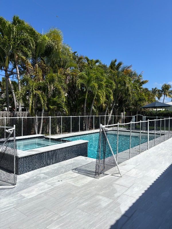 2432 NE 26th Ave in Fort Lauderdale, FL - Foto de edificio - Building Photo