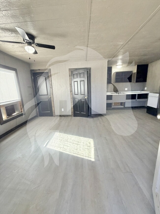 334 S Pine St in Ponca City, OK - Building Photo - Building Photo