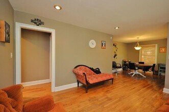 2734 Flagstone Dr SE in Atlanta, GA - Building Photo - Building Photo