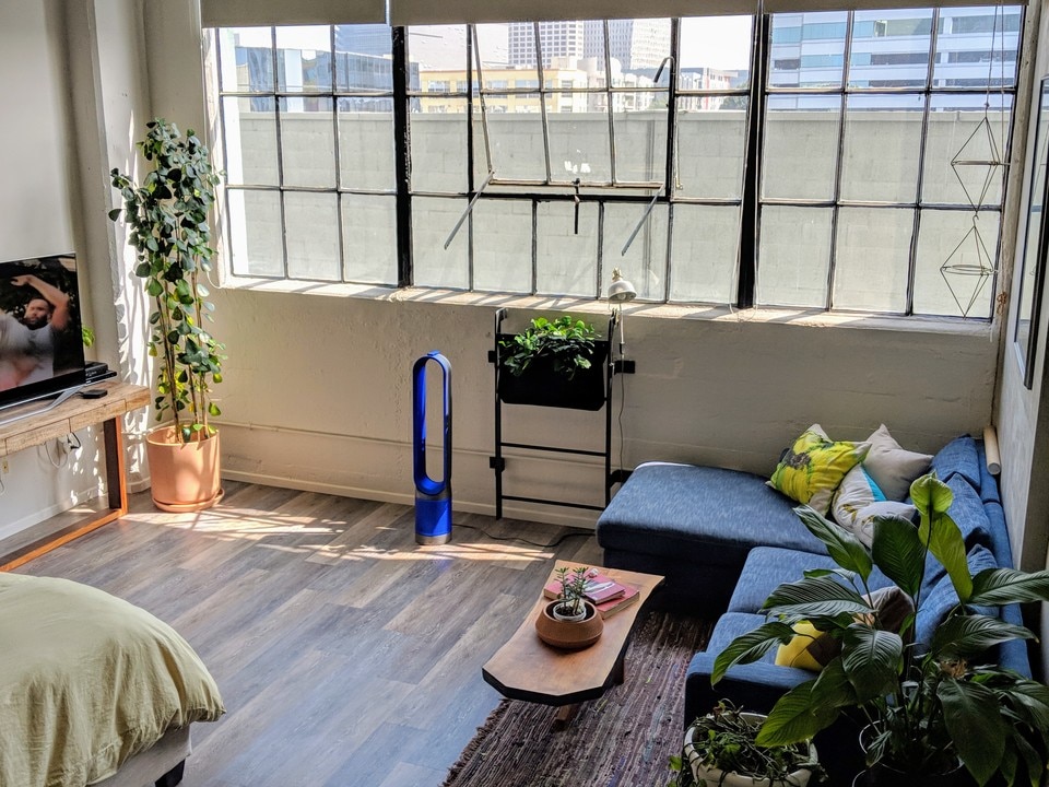 420 San Pedro St, Unit 307 in Los Angeles, CA - Building Photo
