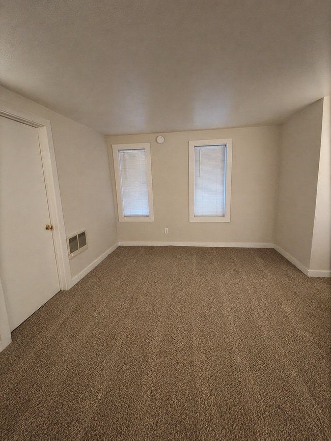 73469 US-26 in Rhododendron, OR - Building Photo - Building Photo