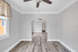 1720 Independence St in New Orleans, LA - Foto de edificio - Building Photo