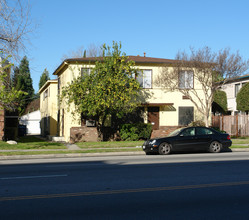 5049 Laurel Canyon Blvd in North Hollywood, CA - Building Photo - Building Photo