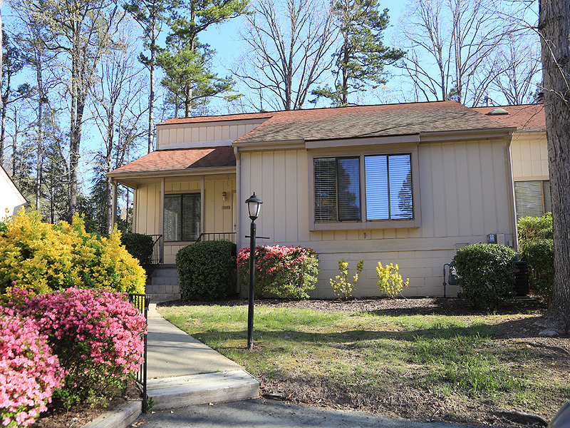 5945 Carmel Ln in Raleigh, NC - Building Photo