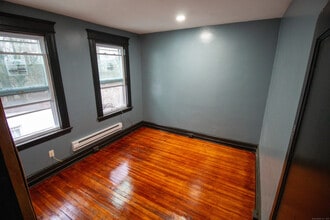 73 Lounsbury St in Waterbury, CT - Building Photo - Building Photo