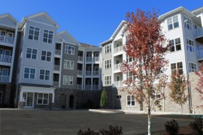 Barnbeck Place - Brookfield's Best Apartment Living in Brookfield, CT - Building Photo - Building Photo