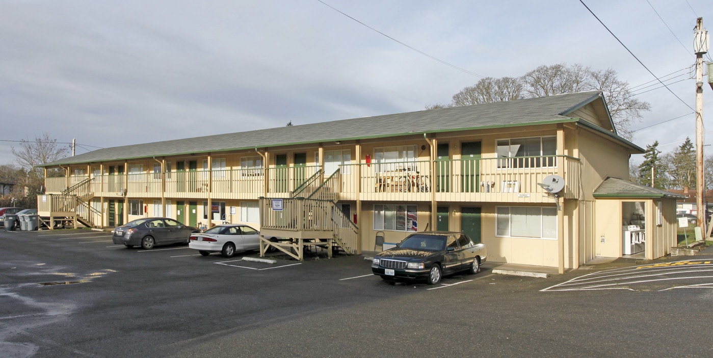 Union Crest Apartments in Lakewood, WA - Building Photo