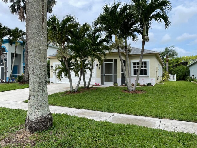 property at 6264 Lansdowne Cir