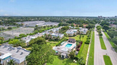 1220 NW 13th St, Unit 205 in Boca Raton, FL - Building Photo - Building Photo