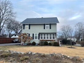 2 Brook St in Smithfield, RI - Building Photo