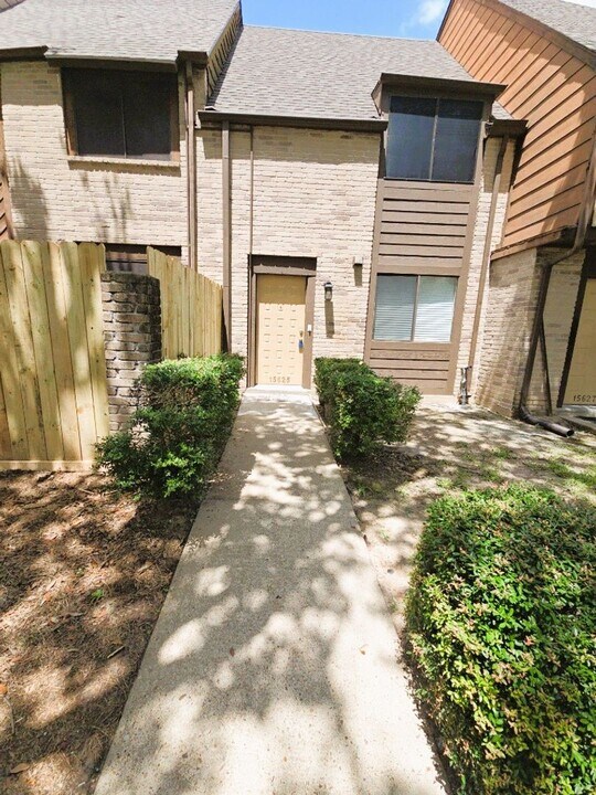 15625 Weldon Dr in Houston, TX - Building Photo