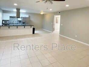 1001 SW 101st St in Oklahoma City, OK - Building Photo - Building Photo