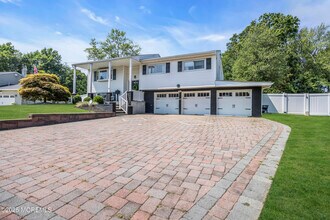 10 Linda Cir in Matawan, NJ - Building Photo - Building Photo