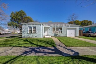 859 W 21st St in Merced, CA - Building Photo