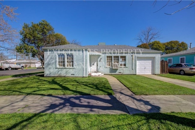 property at 859 W 21st St