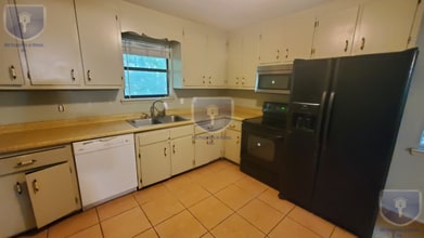 1023 Sourwood Ct in Athens, GA - Building Photo - Building Photo