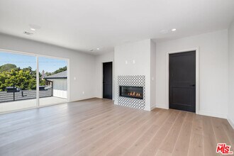 4963 Clybourn Ave in Los Angeles, CA - Building Photo - Building Photo