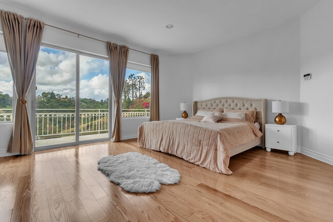 property at 1991 Stradella Rd