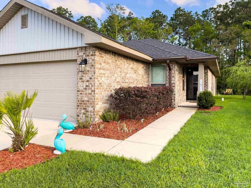 12343 Pinfish Rd in Pensacola, FL - Building Photo