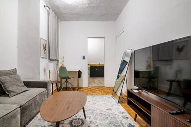 235 E 89th St in New York, NY - Building Photo - Building Photo