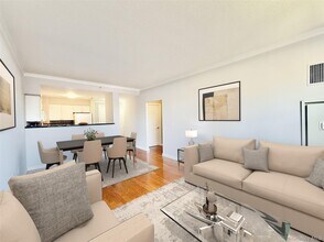 300 Mamaroneck Ave in White Plains, NY - Building Photo - Building Photo