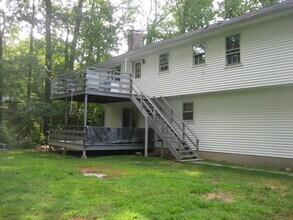 17 Silver Lakes Dr in Darien, CT - Building Photo - Building Photo