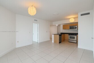 350 S Miami Ave, Unit 1206 in Miami, FL - Building Photo - Building Photo