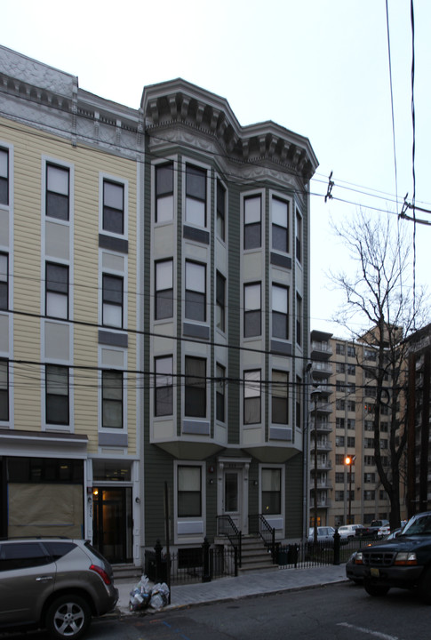 202 Monroe St in Hoboken, NJ - Building Photo