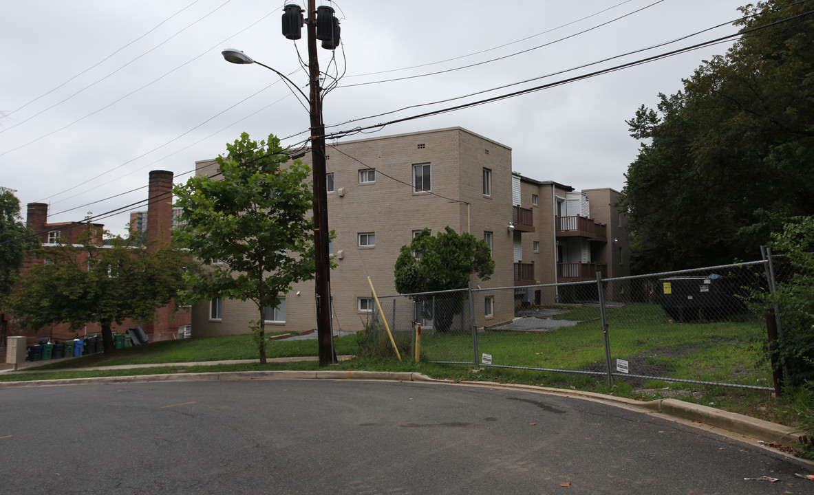 1958 19th Pl SE in Washington, DC - Foto de edificio