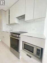 3900 Confederation Pkwy in Mississauga, ON - Building Photo - Building Photo