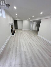 17 Leeward Dr in Brampton, ON - Building Photo - Building Photo