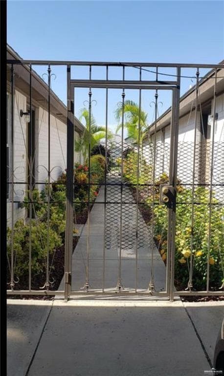 6 W Candlelight Ln in Edinburg, TX - Building Photo - Building Photo