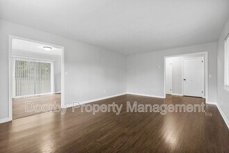 1945 Barrett Dr in Fort Oglethorpe, GA - Building Photo - Building Photo