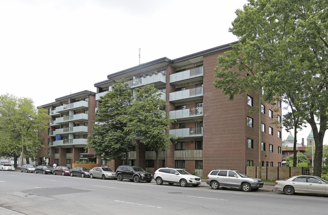 Habitations Quesnel-Coursol II in Montréal, QC - Building Photo