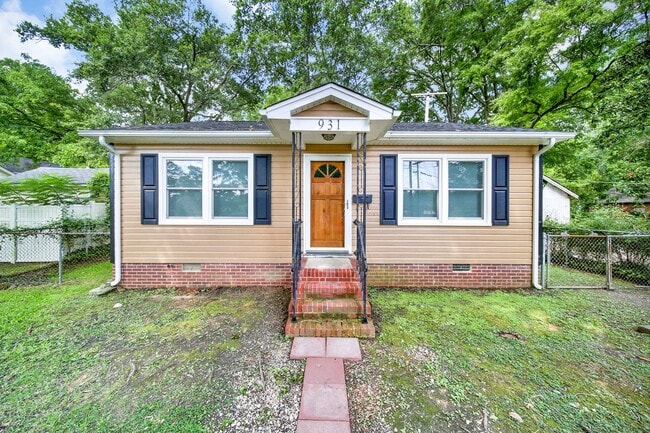 property at 931 S Jackson St