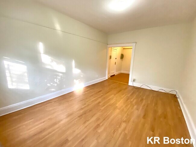 1620 Commonwealth Ave in Boston, MA - Building Photo - Building Photo