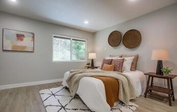 8292 Gilman Dr in San Diego, CA - Building Photo - Building Photo