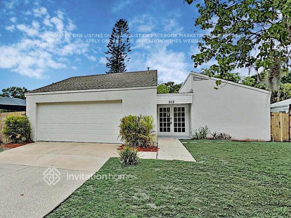 312 S Moss Rd in Winter Springs, FL - Foto de edificio