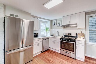 905 Duke St in Alexandria, VA - Building Photo - Building Photo