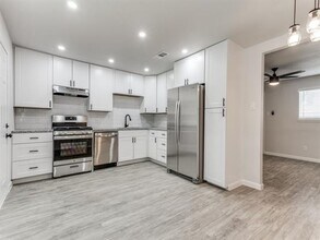 1814 Burke Dr in Garland, TX - Building Photo - Building Photo