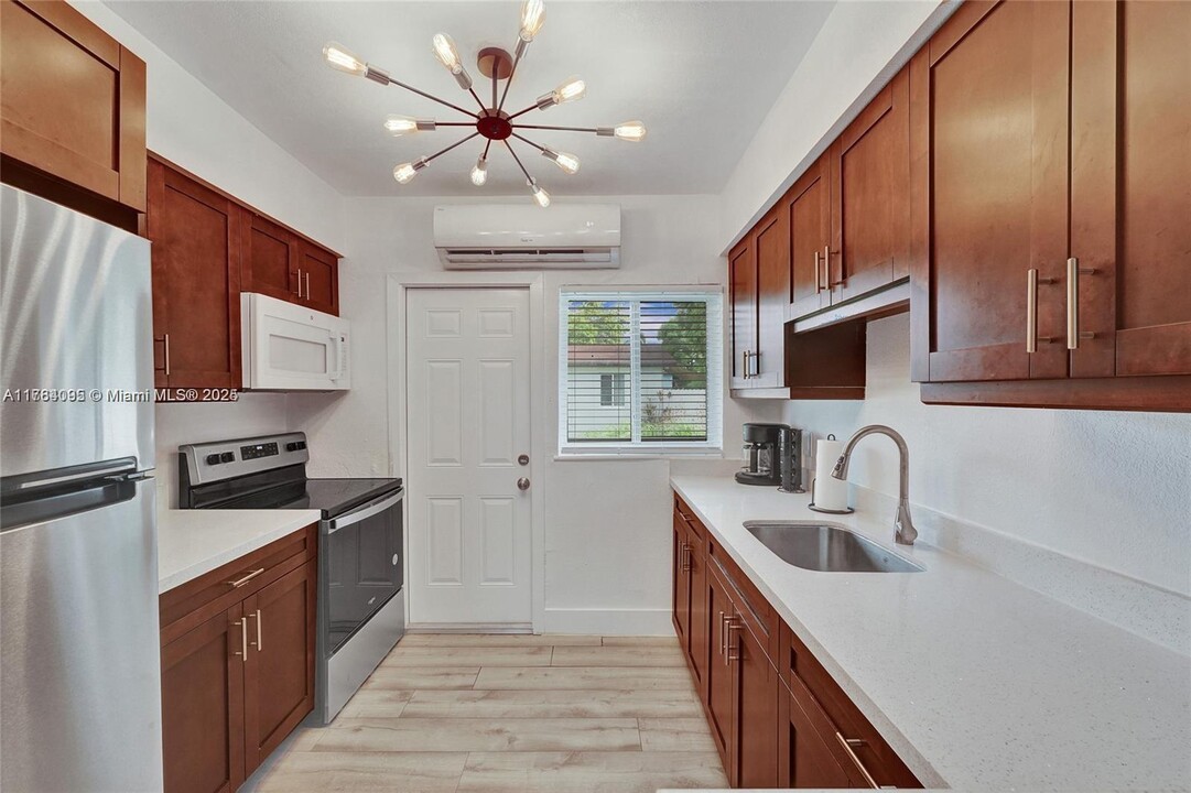 361 NW 103rd St, Unit 1 in Miami, FL - Building Photo