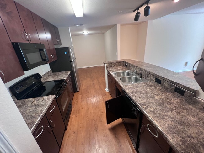 Room in Apartment on Campus Pointe Ct in Charlotte, NC - Building Photo - Building Photo