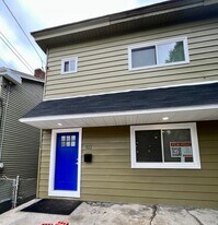 320-322 Boggs Ave in Pittsburgh, PA - Building Photo