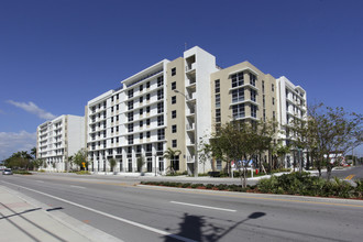 City Vista in Pompano Beach, FL - Foto de edificio - Building Photo