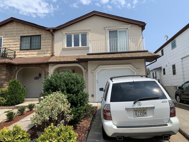 459 Klondike Ave in Staten Island, NY - Building Photo - Building Photo